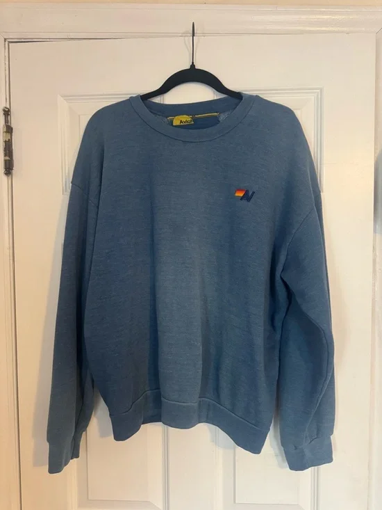 Essential Relaxed Crew Sweatshirt - Picture 2 of 3